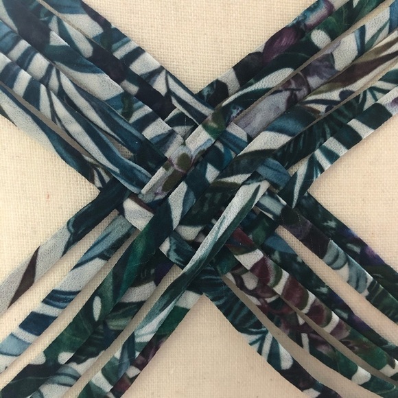 🎄 Twik  SZ10 Floral braided crisscross top - Picture 6 of 11